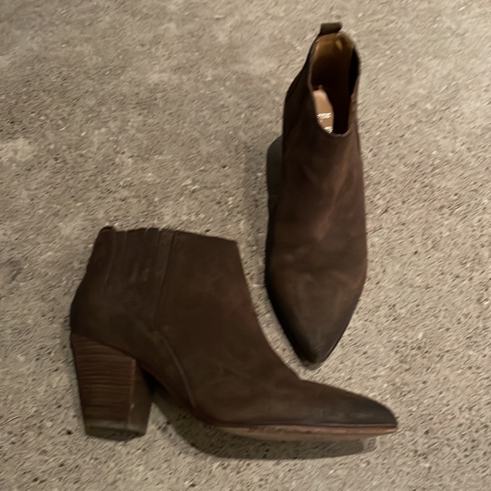 Belle by Sigerson Morrison brown suede, western ankle boot